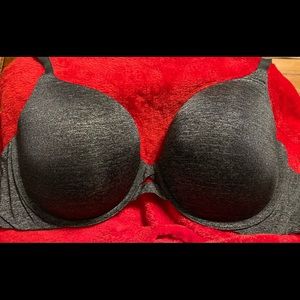 Victoria’s Secrets gray bras 36DDD